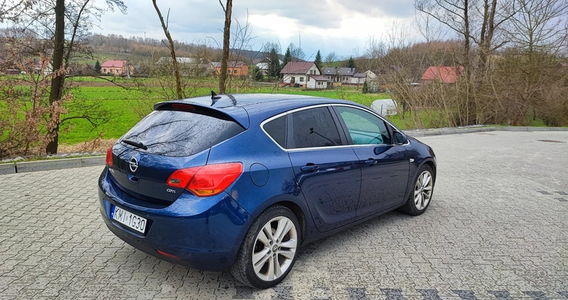 Opel Astra cena 21000 przebieg: 248365, rok produkcji 2009 z Miechów małe 211